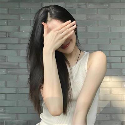 前程似锦的年轻女人